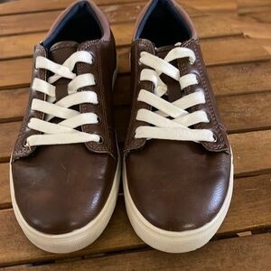 West Harris Sustainable Boys' Wade Casual Sneaker. Boys size 3 EUC